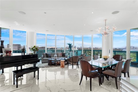 Copropriété à louer à Miami Beach, Floride: 3 chambres, 241.55 m2 № 2171069 - photo 3