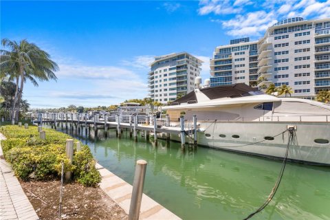 Copropriété à louer à Miami Beach, Floride: 3 chambres, 241.55 m2 № 2171069 - photo 26