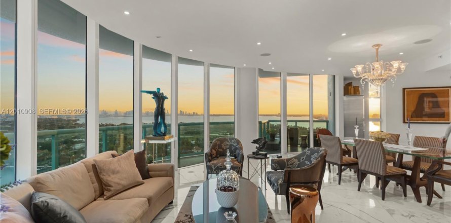 Condo à Miami Beach, Floride, 3 chambres № 2171069