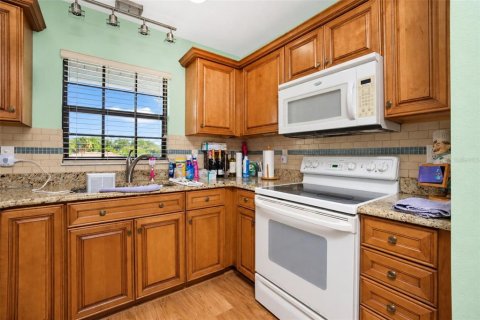Condo in Englewood, Florida, 2 bedrooms  № 2427561 - photo 10