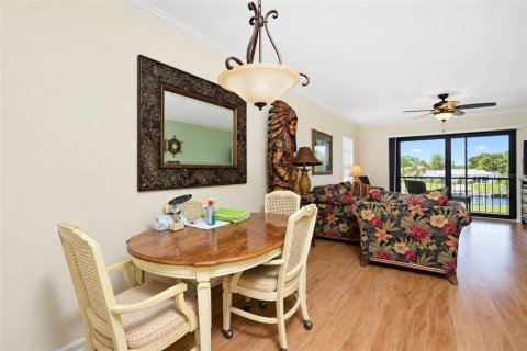 Condo in Englewood, Florida, 2 bedrooms  № 2427561 - photo 15