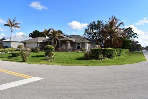 Villa ou maison à Port St. Lucie, Floride 3 chambres, 168.62 m2 № 2042377