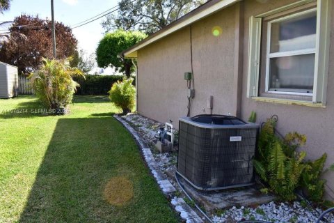 Villa ou maison à vendre à Port St. Lucie, Floride: 3 chambres, 168.62 m2 № 2042377 - photo 28