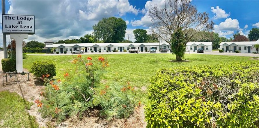Hotel in Auburndale, Florida 896.23 sq.m. № 2228319