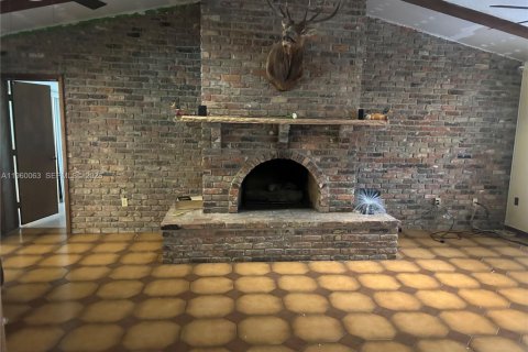 Villa ou maison à vendre à Southwest Ranches, Floride: 4 chambres, 194.26 m2 № 2022006 - photo 4