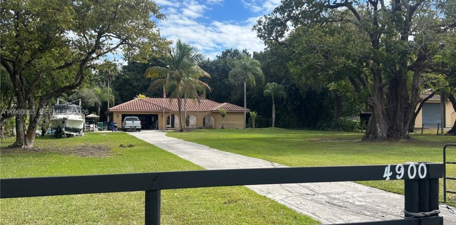 Villa ou maison à Southwest Ranches, Floride 4 chambres, 194.26 m2 № 2022006