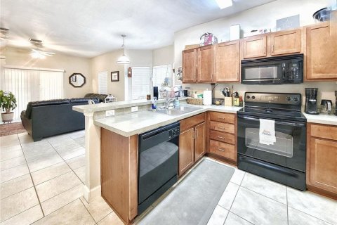 Condo in Gainesville, Florida, 2 bedrooms  № 1760471 - photo 7