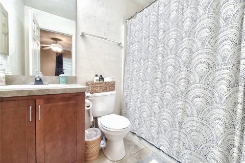 Condo in Gainesville, Florida, 2 bedrooms  № 1760471 - photo 28