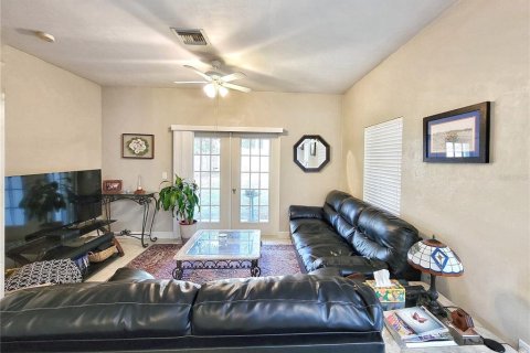 Condo in Gainesville, Florida, 2 bedrooms  № 1760471 - photo 16