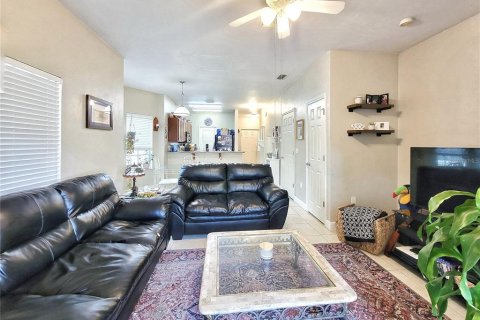 Condo in Gainesville, Florida, 2 bedrooms  № 1760471 - photo 18