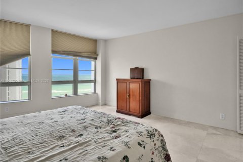 Condo in Miami Beach, Florida, 2 bedrooms  № 1864420 - photo 8
