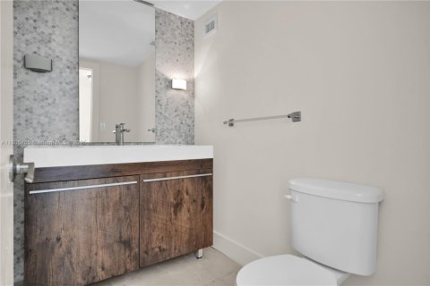 Condo in Miami Beach, Florida, 2 bedrooms  № 1864420 - photo 5