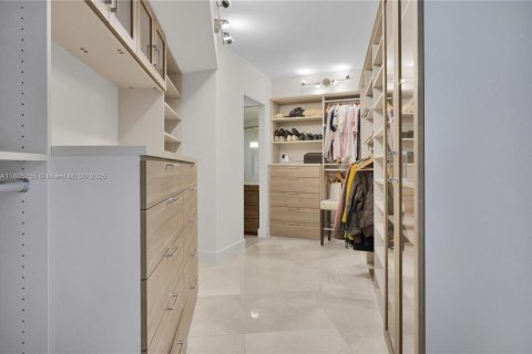 Condo in Miami Beach, Florida, 2 bedrooms  № 1864420 - photo 11