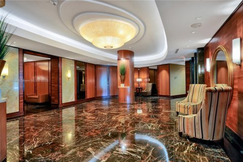 Condo in Miami Beach, Florida, 2 bedrooms  № 1864420 - photo 19