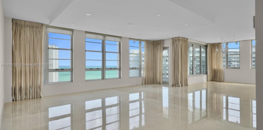 Condo in Miami Beach, Florida, 2 bedrooms  № 1864420
