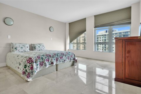 Condo in Miami Beach, Florida, 2 bedrooms  № 1864420 - photo 7