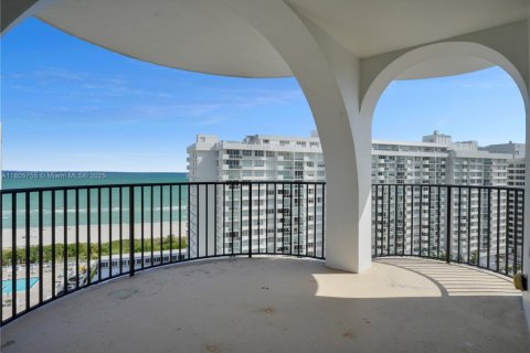 Condo in Miami Beach, Florida, 2 bedrooms  № 1864420 - photo 2