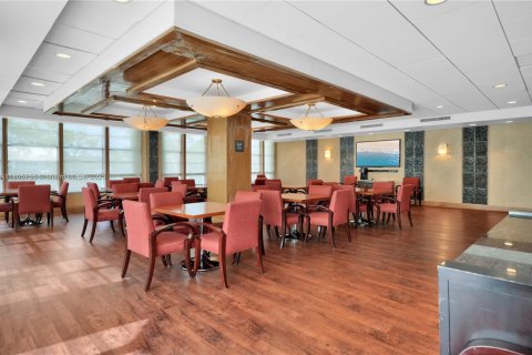 Condo in Miami Beach, Florida, 2 bedrooms  № 1864420 - photo 17