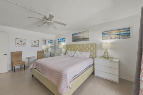 Condo in Clearwater, Florida, 2 bedrooms  № 2214751 - photo 20