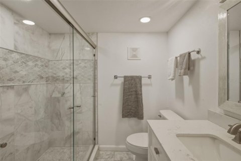 Condo in Clearwater, Florida, 2 bedrooms  № 2214751 - photo 24