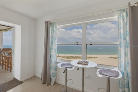 Condo in Clearwater, Florida, 2 bedrooms  № 2214751 - photo 17