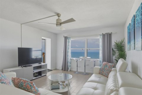 Condo in Clearwater, Florida, 2 bedrooms  № 2214751 - photo 8