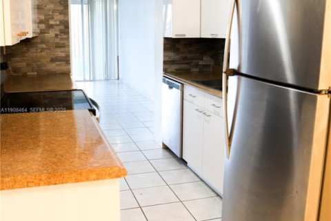 Снять в аренду кондоминиум в Майами, Флорида 2 спальни, 107.67м2, № 1966525 - фото 5