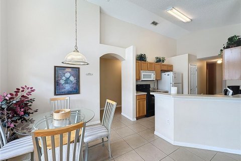House in Haines City, Florida 4 bedrooms, 143.63 sq.m. № 1789561 - photo 12
