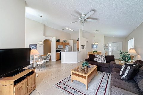 House in Haines City, Florida 4 bedrooms, 143.63 sq.m. № 1789561 - photo 11