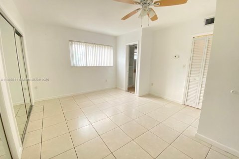Condominio en alquiler en Miami Beach, Florida, 1 dormitorio, 57.6 m2 № 1897108 - foto 4