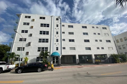 Condominio en alquiler en Miami Beach, Florida, 1 dormitorio, 57.6 m2 № 1897108 - foto 10