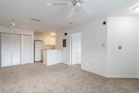Condo in Tampa, Florida, 1 bedroom  № 2100681 - photo 18