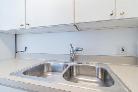 Condo in Tampa, Florida, 1 bedroom  № 2100681 - photo 26