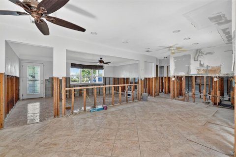 Casa en venta en Saint Petersburg, Florida, 3 dormitorios, 166.57 m2 № 1916644 - foto 15