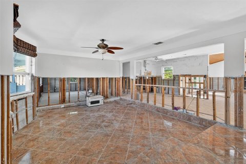 Casa en venta en Saint Petersburg, Florida, 3 dormitorios, 166.57 m2 № 1916644 - foto 6