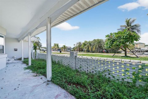 Casa en venta en Saint Petersburg, Florida, 3 dormitorios, 166.57 m2 № 1916644 - foto 5