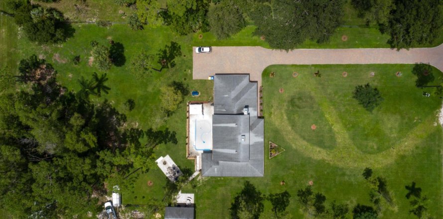 House in Wellington, Florida 3 bedrooms, 280.66 sq.m. № 1208664
