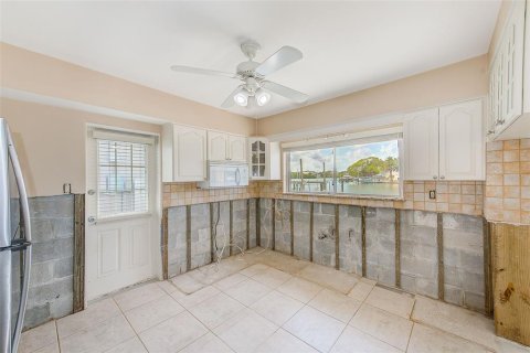 House in Indian Rocks Beach, Florida 2 bedrooms, 139.91 sq.m. № 1684927 - photo 25