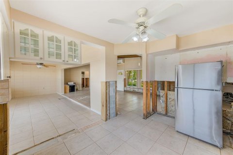 House in Indian Rocks Beach, Florida 2 bedrooms, 139.91 sq.m. № 1684927 - photo 29