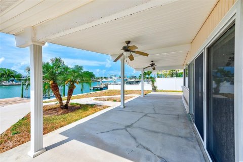 House in Indian Rocks Beach, Florida 2 bedrooms, 139.91 sq.m. № 1684927 - photo 22