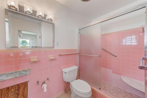 House in Indian Rocks Beach, Florida 2 bedrooms, 139.91 sq.m. № 1684927 - photo 30