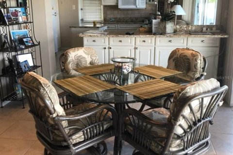 House in Indian Rocks Beach, Florida 2 bedrooms, 139.91 sq.m. № 1684927 - photo 28