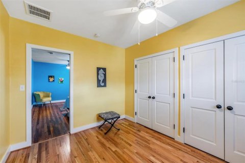 House in Saint Petersburg, Florida 5 bedrooms, 320.88 sq.m. № 1848246 - photo 29