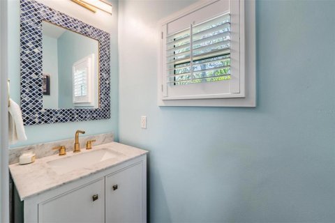 House in Saint Petersburg, Florida 5 bedrooms, 320.88 sq.m. № 1848246 - photo 22