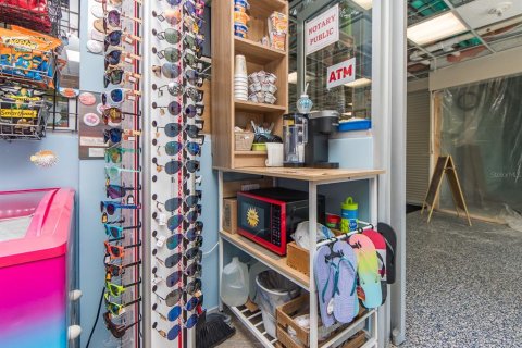 Commercial property in Clearwater, Florida № 1813217 - photo 6