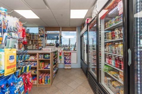 Commercial property in Clearwater, Florida № 1813217 - photo 8