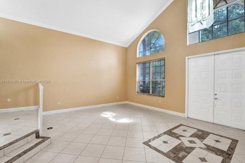 House in Miramar, Florida 4 bedrooms, 251.49 sq.m. № 1874374 - photo 8