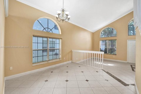 House in Miramar, Florida 4 bedrooms, 251.49 sq.m. № 1874374 - photo 13