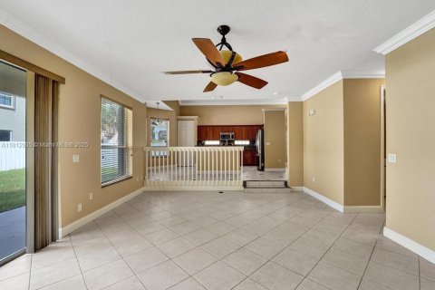 House in Miramar, Florida 4 bedrooms, 251.49 sq.m. № 1874374 - photo 24