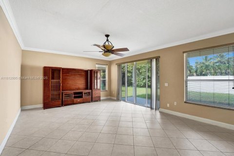 House in Miramar, Florida 4 bedrooms, 251.49 sq.m. № 1874374 - photo 21